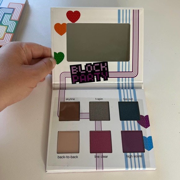 TETRIS™ X IPSY Block Party Eyeshadow Palette NEW - Picture 4 of 7